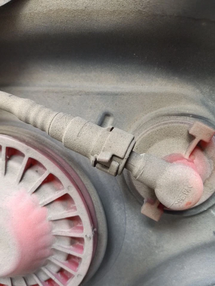 07 08 09 10 11 12 13 14 TOYOTA FJ CRUISER FUEL TANK Foto 3 de 4