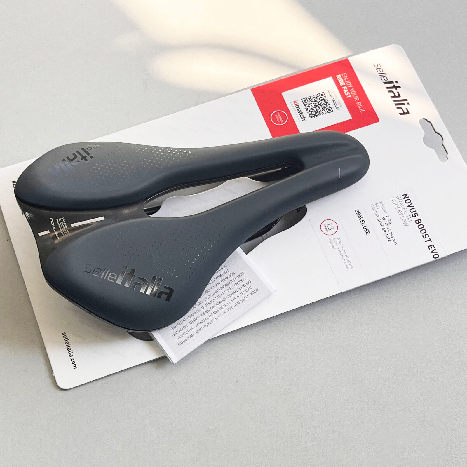 Selle Italia Novus Superflow Endurance TM Saddle - bike-components