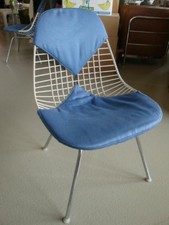 Charles Eames sedia design chair contura bianca rivestimento bikini VITRA (0119-100)