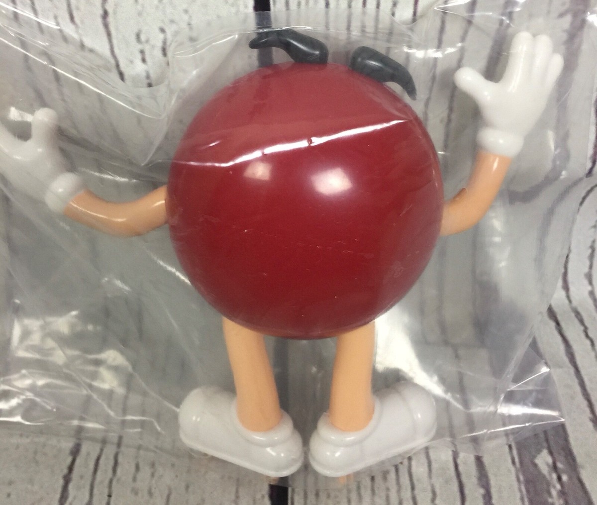 m&m's ラック スタンド 収納　小物入れ トレイ　フィギュア レッド Red m&m Candy Hard Plastic 5.5