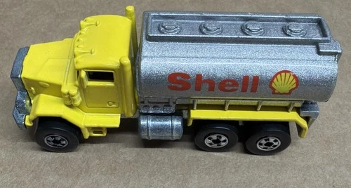 Vintage Hot Wheels Peterbilt Shell Gasoline Tanker Truck Yellow Blackwall