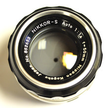 Nikon Nikkor-S 50mm f1.4 non AI manual focus lens w/caps, UV filter and case. 3