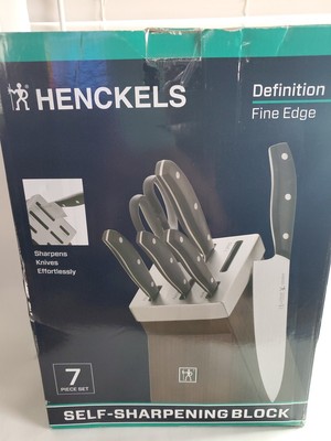 NEW Henckels Definition Fine Edge 7 Piece Set Self Sharpening Block 