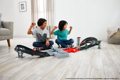 Hot Wheels F1 Grand Prix Circuit Track Set w/ 3 1:64 Scale Die
