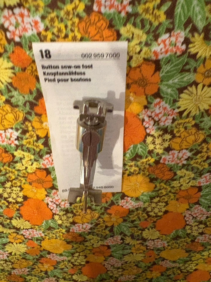 Bernina #18 Button Sew-On Foot – Old Style – 0029597000 – Excellent Condition - Image 4 of 4