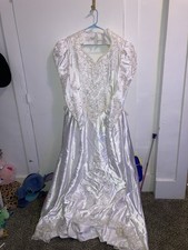 Vintage Wedding Dress 1990's. Beautiful beading. Excellent condition.