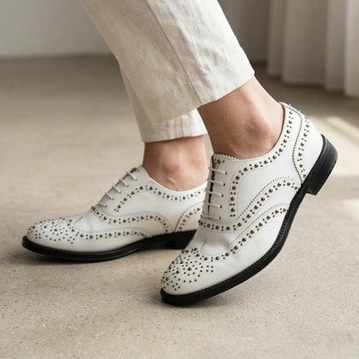Churchs Burwood EU 39 US 9 Nietenbesetzte Weiße Leder Oxford Brogues Italy NEU