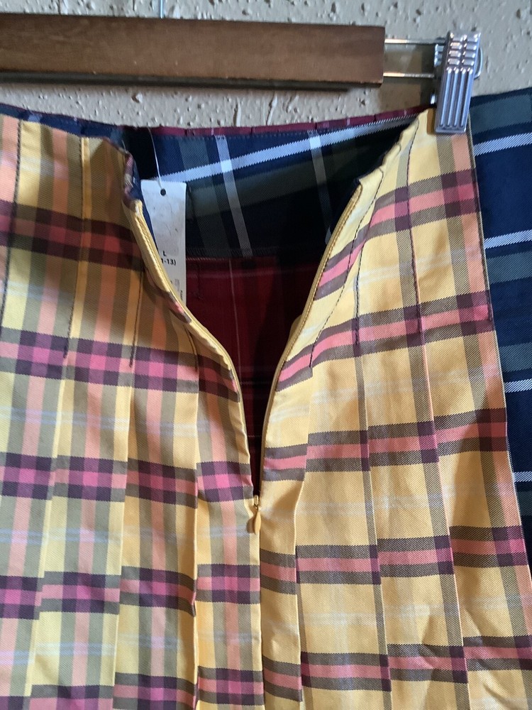 NOBO Junior Tennis Skirt Size 11-13 L Burgundy Plaid Rear Zip Pleated Skater Style New