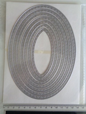 Tonic Studios Gepunktet Oval Schicht Handwerk Stanzen Set
