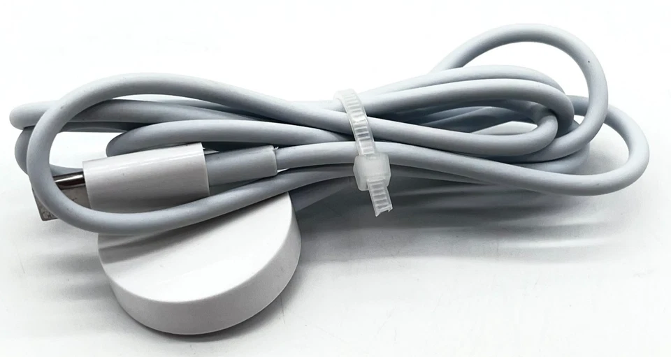 Apple Watch Series 9 41 mm Estuche de aluminio plateado con correa deportiva azul tormenta Foto 3 de 4