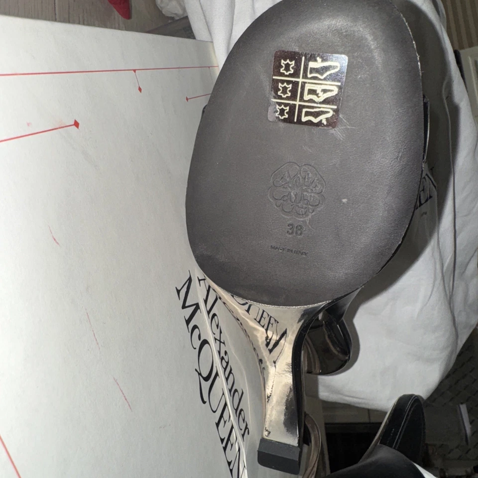 Mulas de cuña Alexander McQueen Arc piel de becerro Foto 4 de 4