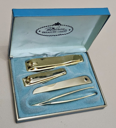Heirloom TREASURE CHEST Manicure / NAIL CARE Trimming 4-pc. gold SET vtg. UNUSED