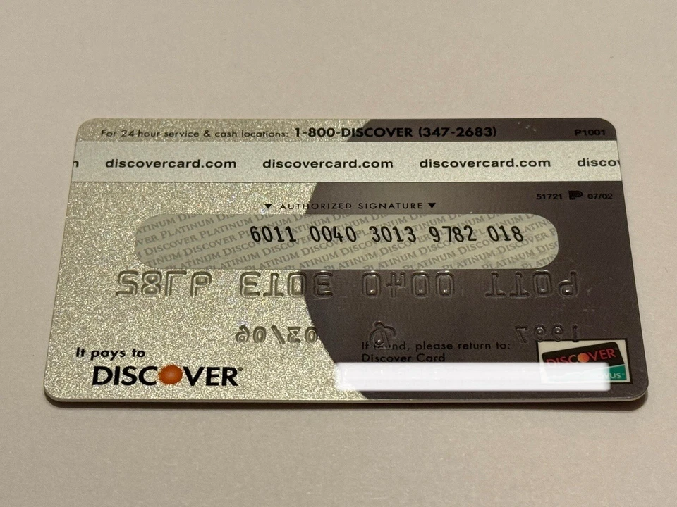 Discover Credit Card Expired In 2006 Version 2 - Image 4 of 4