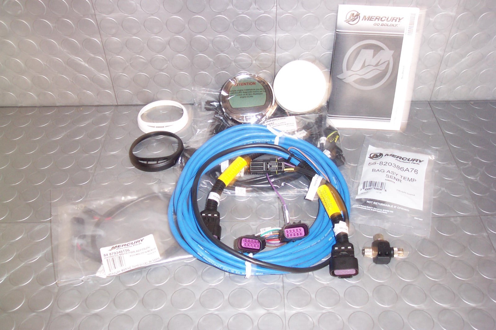 Mercury MercMonitor NMEA2000 LEVEL 1 With CAN Harness and adapter 79