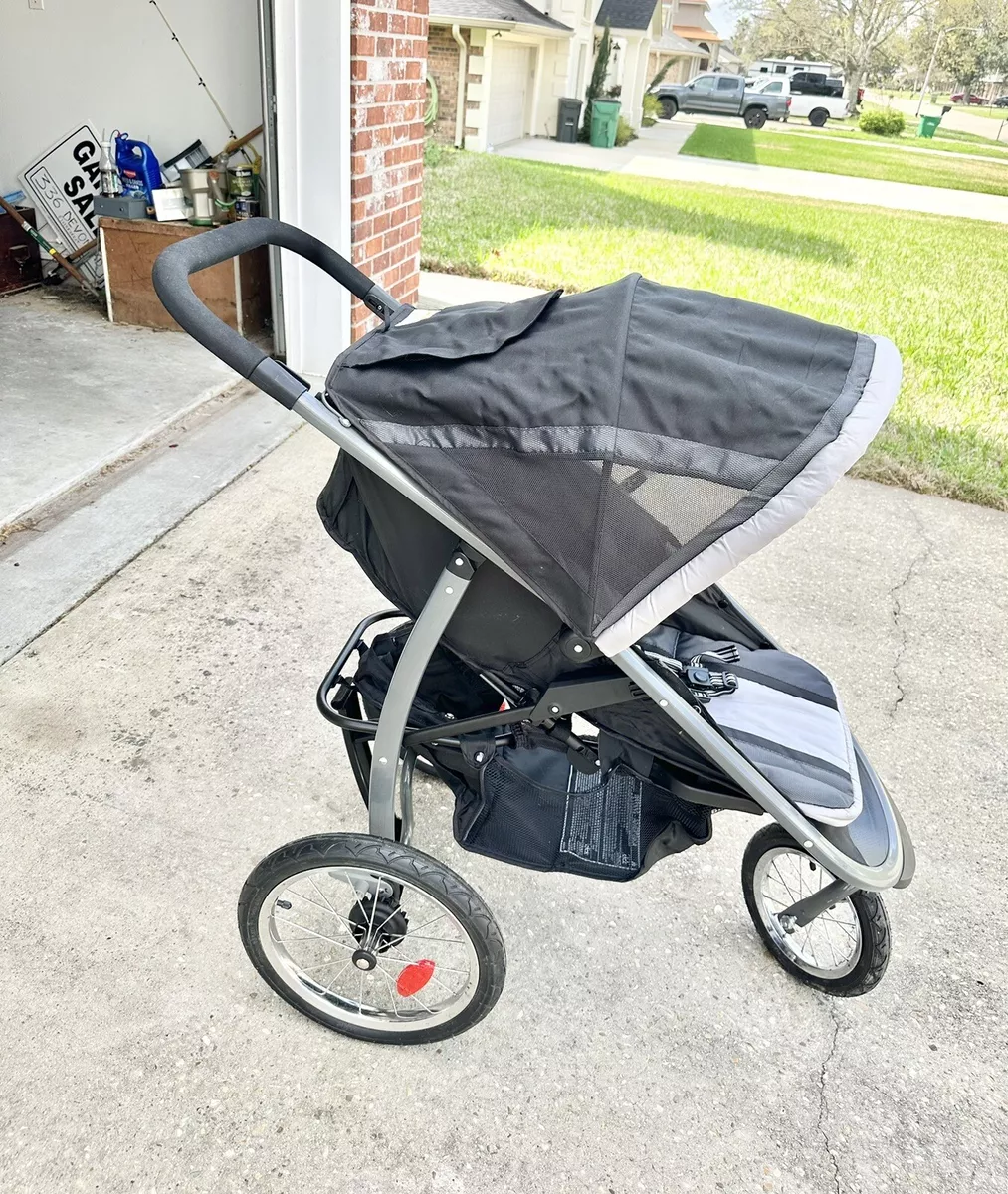 Used graco jogging clearance stroller