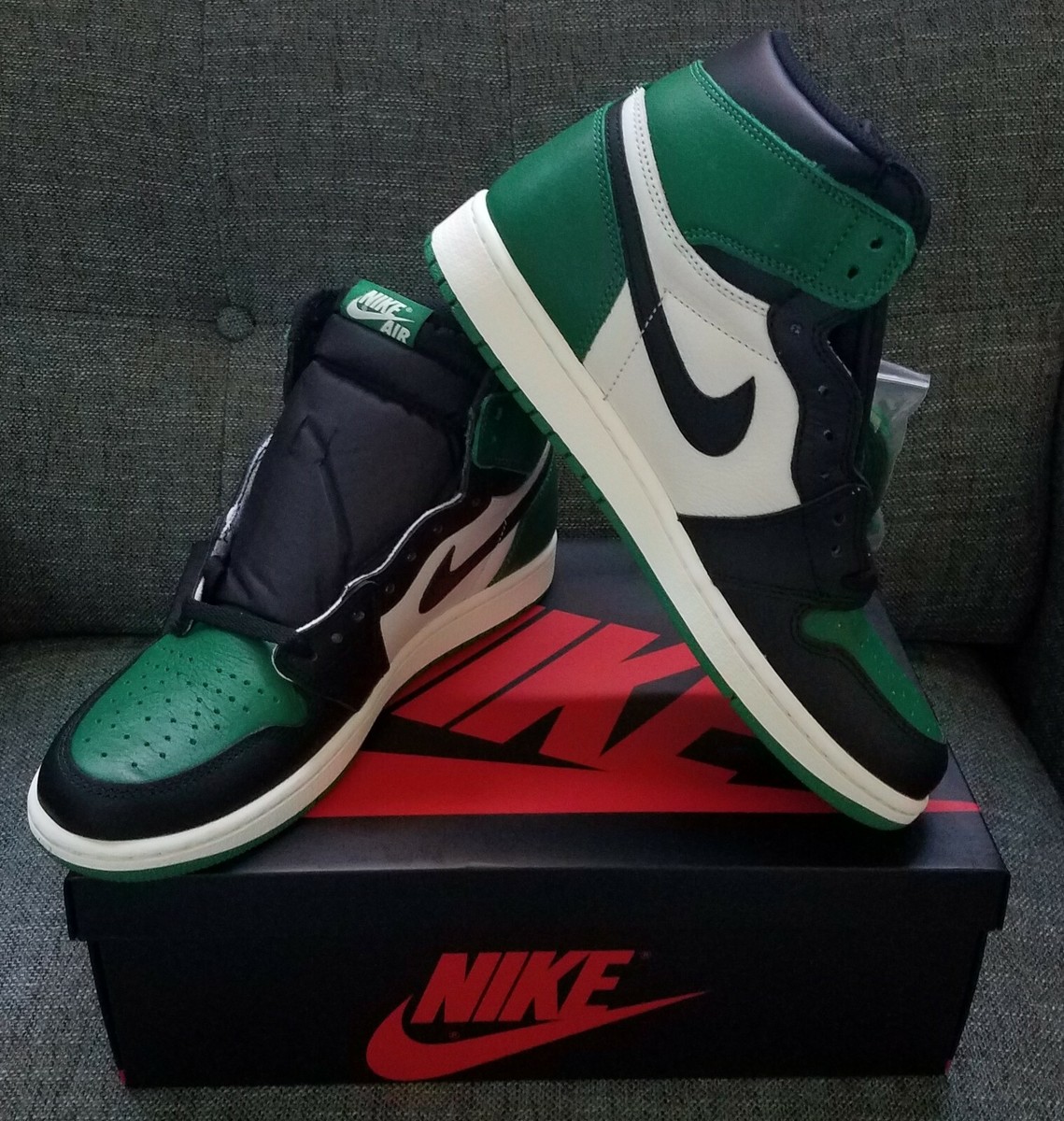 Nike Air Jordan 1 Retro High OG Pine Green 2018 US10 Brand Nike Air Jordan 1 Retro High OG Pine Green 2018 US10 Brand