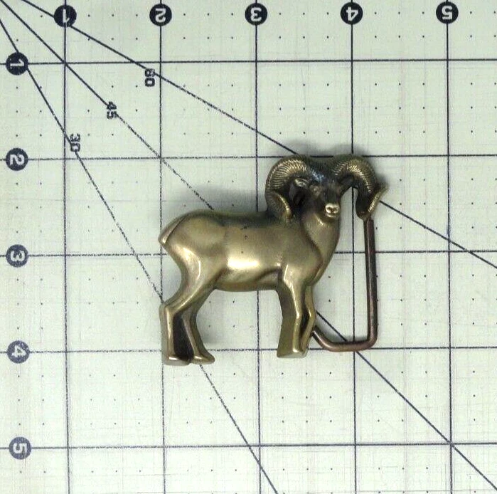 Cinturón de vestir Big Horn oveja carnero hebilla recortada latón de colección años 70 barón Taiwán .QRT544 Foto 3 de 4