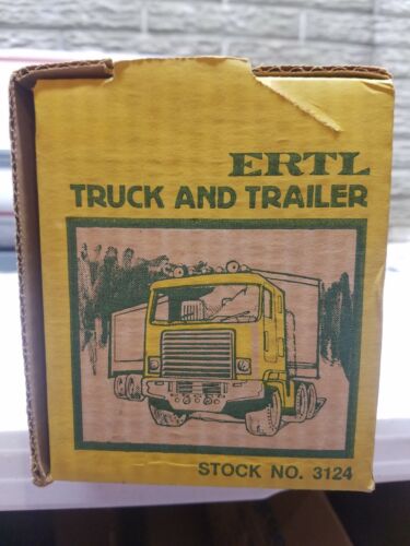 Ertl 70-80'S John Deere Parts Express Semi Tractor Trailer 1/25 Scale Toy Truck - Picture 4 of 6