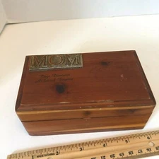 Vintage Kings Dominion Richmond,Va Cedar Wood Jewelry Trinket Box MOM Preowned 