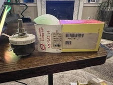 OHMITE RHS75R RHEOSTAT Wire Wound Resistor Potentiometer 25W 75 OHMS