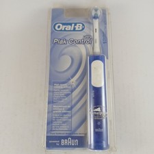 Braun Oral-B Electric Toothbrush Rechargeable - Ultra Plak Control NEW