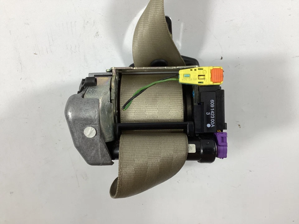 Cinturón de seguridad trasero izquierdo Audi A4 2008-2012 - 609207700, 000-090H OEM. Foto 4 de 4