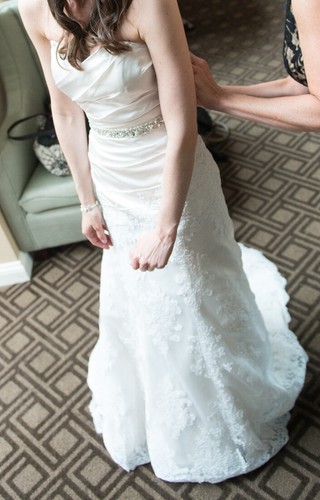 Jacquelin Exclusive #19916 Ivory and Lace Wedding Gown Size 4 - Picture 5 of 11