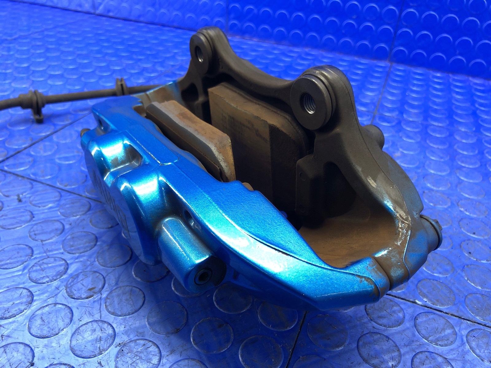 2014-2019 BMW I8 OEM FRONT RIGHT BRAKE CALIPER *POWDER COATED*