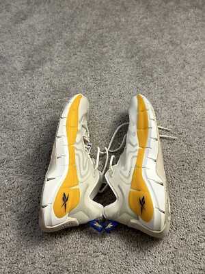 Size 9.5 - Reebok Zig Kinetica 2 White & Yellow