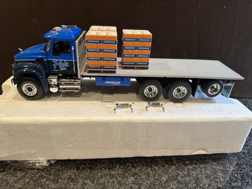 Tracteur Mack Granite Rouge Avec Flammes – First Gear 1/34, Métal Et Plastique, Occasion