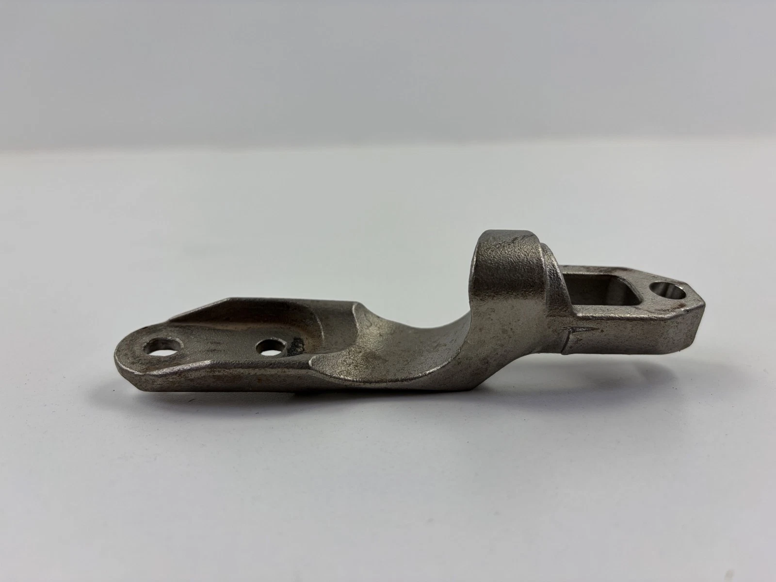 T9788138 | Triumph | LH Mount