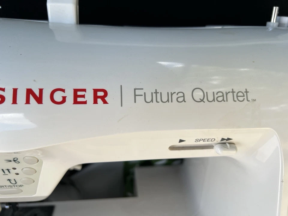 Singer Futura Quartet SEQS-6700 Embroidery/Sewing Machine with Accessories - Image 2 of 3