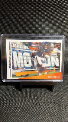 Justin Fields 2023 Panini Rookies & Stars Man In Motion #MM-20 Bears