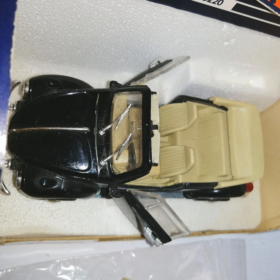 VOLKSWAGEN CABRIOLET S220 POLISTIL SERIE S SCALA 1/25 OBSOLETO - Immagine 3 di 4