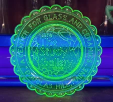 1980 Vaseline Glass Plate/pin Tray. The Study Gallery Douglas Hill, Maine