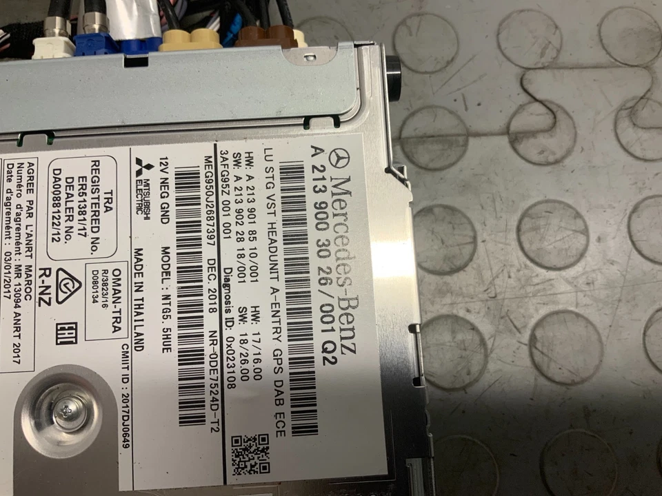 MERCEDES BENZ C-CLASS W205 W213 W238 SAT NAV MMI HEAD UNIT A2139003026 - Image 3 of 4