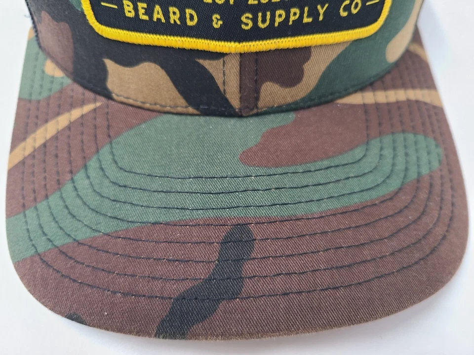 Free Born Beard & Supply Co Company Parche Camuflaje Malla Camionero Snapback Gorra Hombres Foto 3 de 4