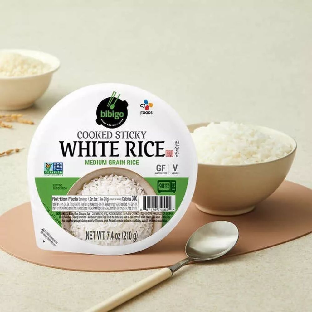Tazones de arroz blanco pegajoso cocidos Bibigo grano medio 7,4 oz vegano sin gluten