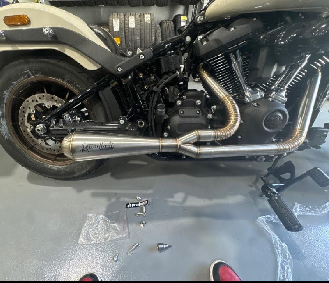 Protech 2 Into 1 Exhaust Pipe Muffler M8 Softail Harley Davidson