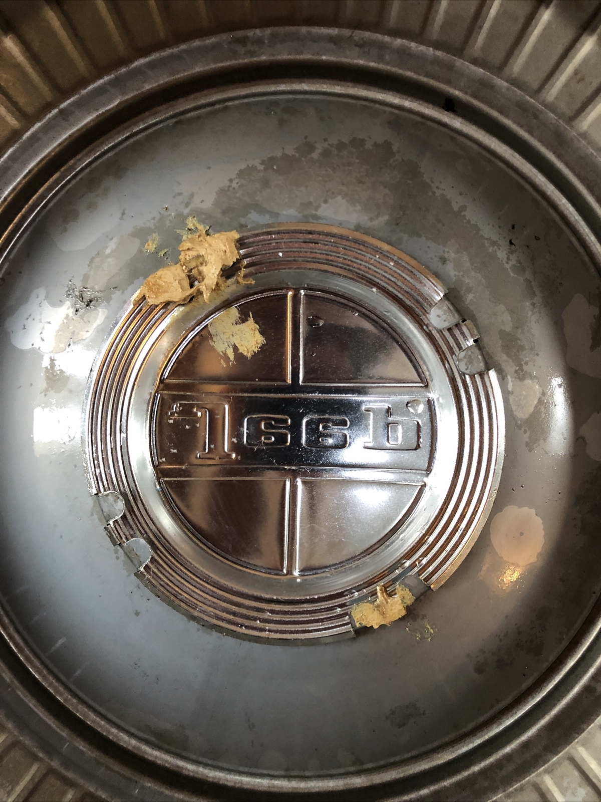 19761983 Jeep Wagoneer Hubcap Wheel Cover Orange & Brown Center Cap eBay