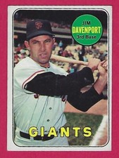 1969 Topps Jim Davenport # 102 San Francisco Giants - surface crease