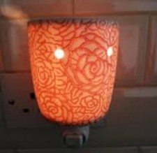  Scentsy Mini plug in warmer wax warmer scent smell  Rosie Roses In Stock