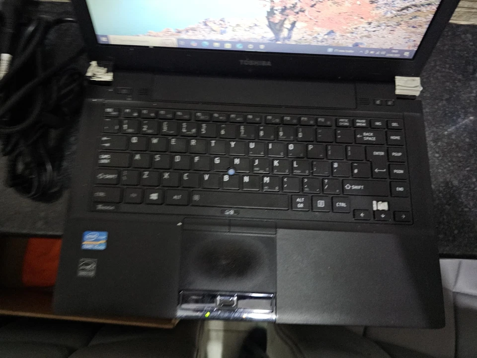 J876 Toshiba TECRA R940 Laptop Intel i5 3rd Gen 500GB 4gb RAM 14 " Win 10 Wifi - Image 3 of 4