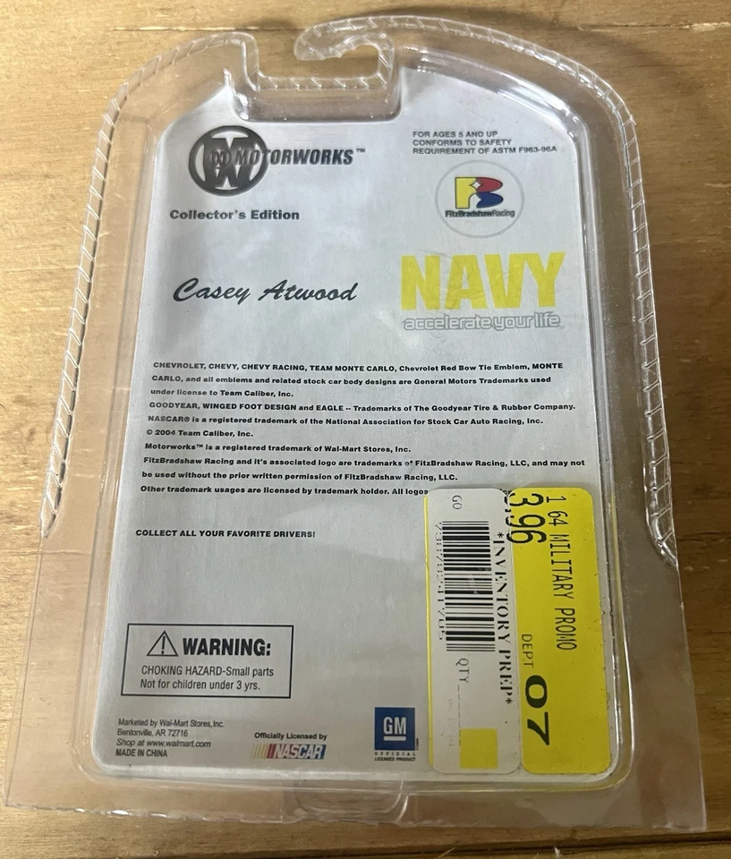 Motorworks Nascar #14 Casey Atwood Navy escala 1:64 fundido 2004  - Imagem 2 de 2