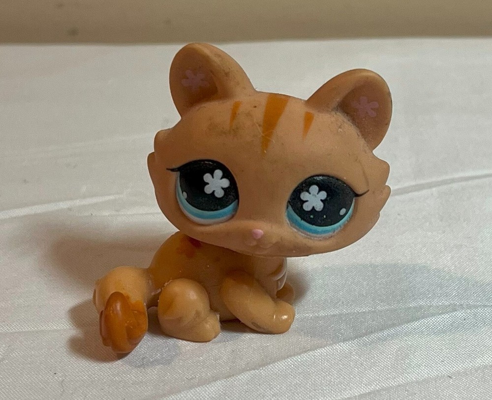Littlest Pet Shop Orange Crouching Cat 649 with Floral Eyes