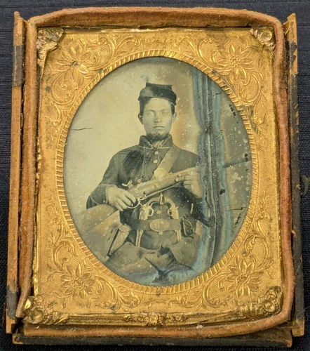 Civil War Soldier Ambrotype Glass Photograph Daguerreotype 2 REVOLVERS & RIFLE!!