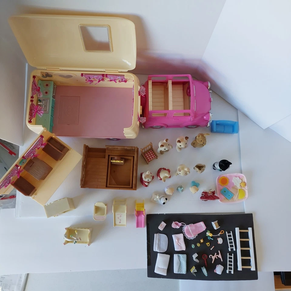 Calico Critters Lil Woodzeez Figures Happy Camper Playset Furniture Car Set LOT - Image 4 of 4