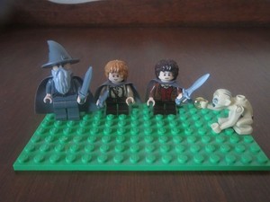 The Lord of the Rings Lot of 4 minifigures Frodo, Sam, Gandalf & Gollum w/ring