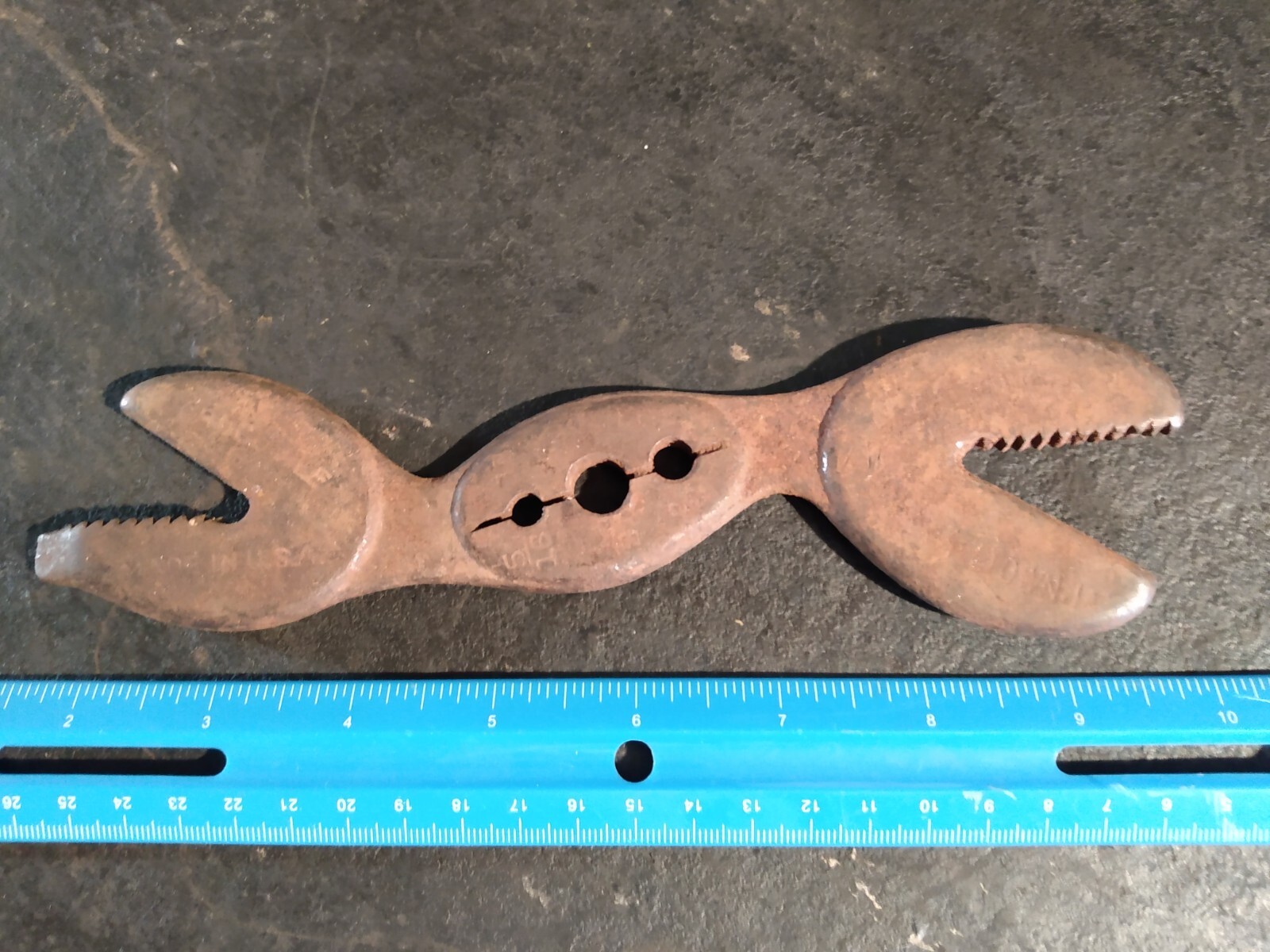 Hawkeye Wrench Co. 8" Crocodile Wrench, Marshalltown, Indiana, USA eBay