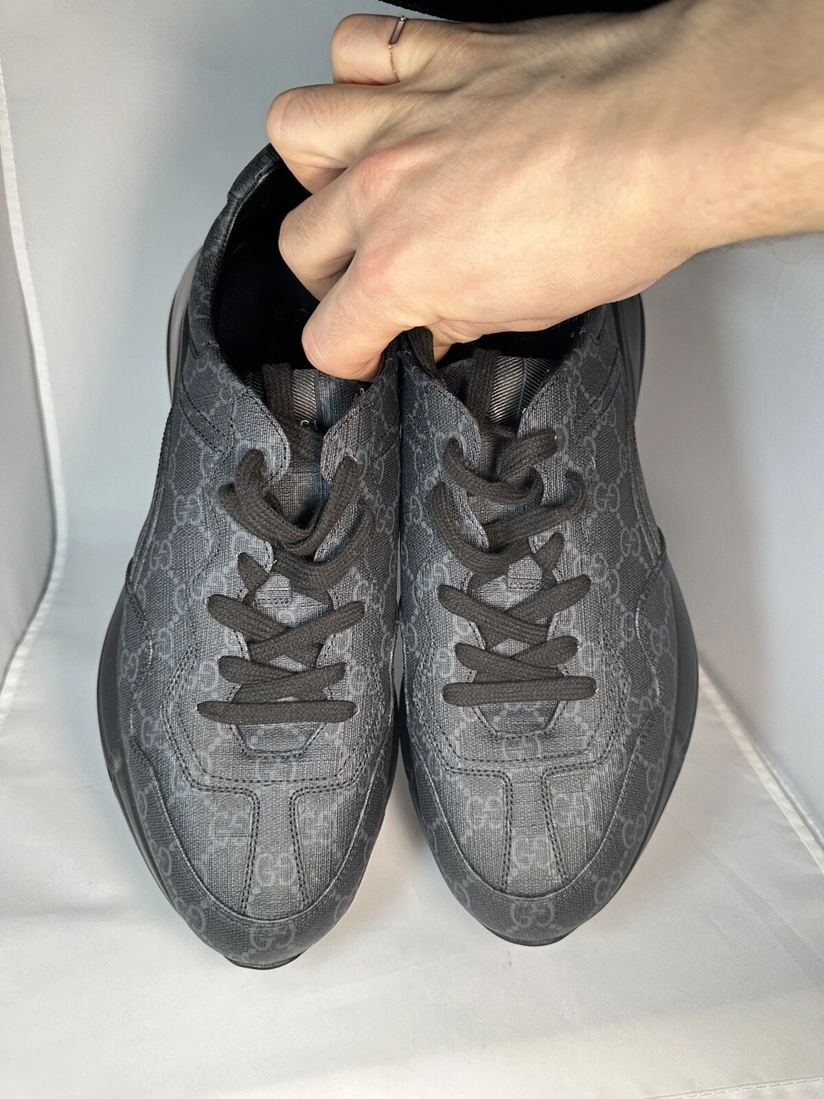 Baskets noires imprimées logo Gucci Rhyton taille 11 G